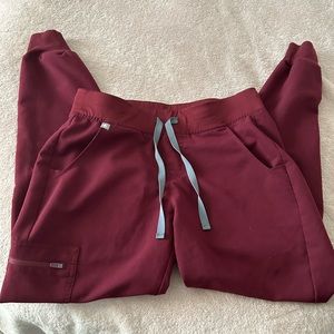 Maroon figs jogger scrubs small